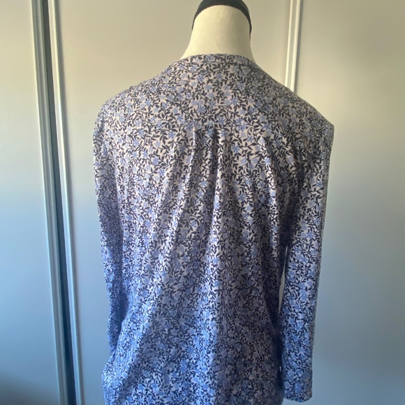 H&M Soft lilac top small flower print - Picture 3 of 5